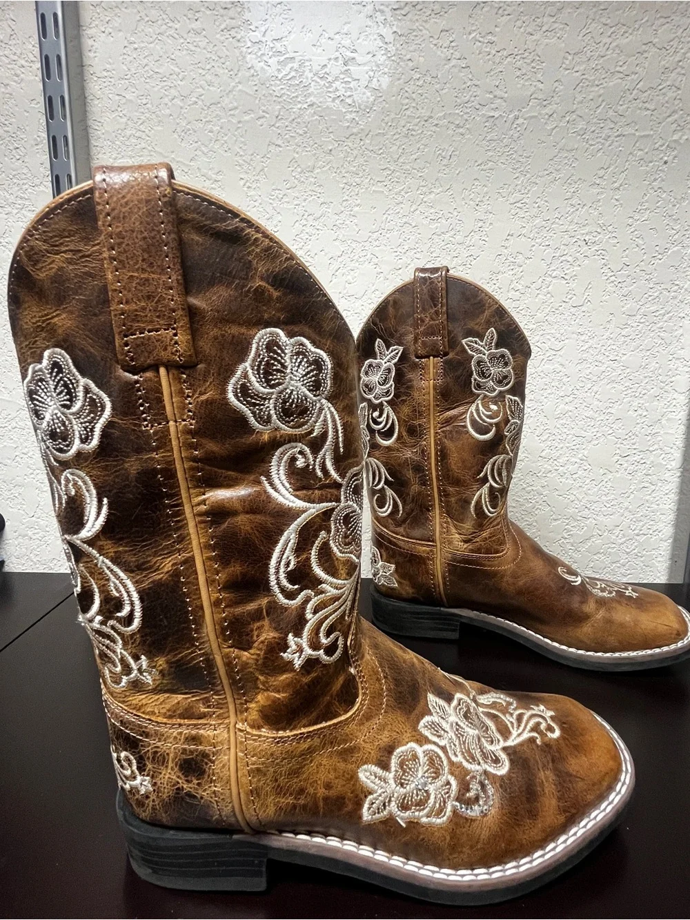 SHYANNE GIRLS' LITTLE LASY FLORAL EMBROIDERED WESTERN BOOTS - BROAD SQUARE TOE